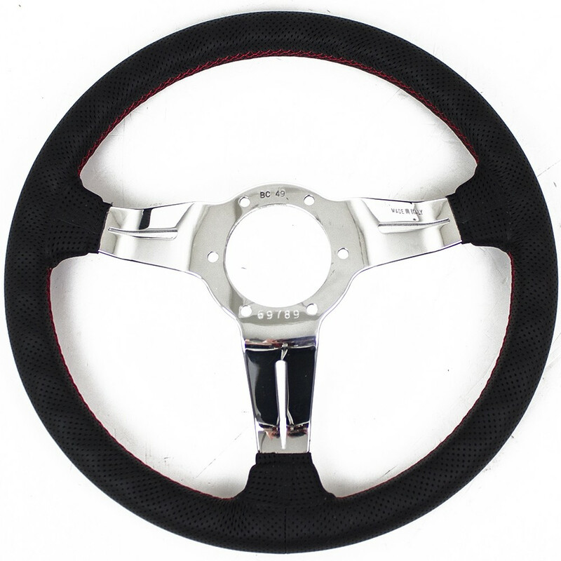 Volante Nardi Deep Corn, cuero perforado negro, radios cromados, costuras rojas 2 Volante Nardi Deep Corn, cuero perforado negro, radios cromados, costuras rojas - Imagen 2